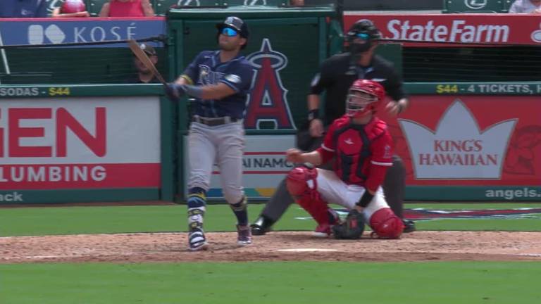 Jonathan Aranda pega jonrón.