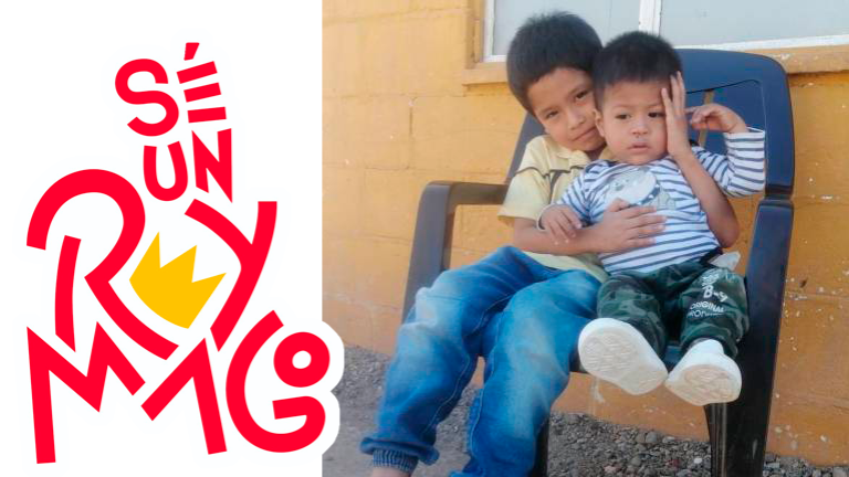 Agustín, el más grande, dice que quiere una bicicleta para este Día de Reyes Magos, mientras que su primito Agustín Nicolás, que no habla todavía, nada más abraza a su tocayo.