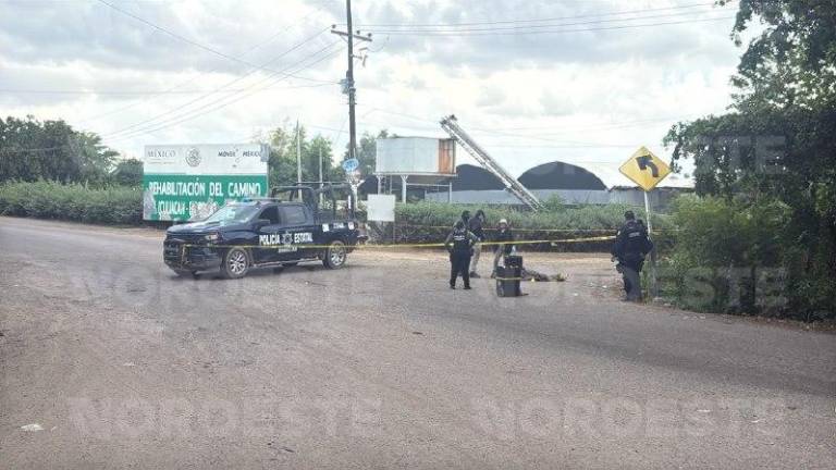 El sábado un hombre fue hallado sin vida en la carretera “La 20”, pero la Fiscalía de Sinaloa no lo contabilizó.