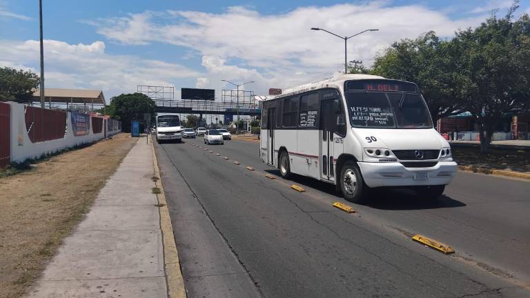 Alvarado Fuentes mencionó que incluso los propios operadores del transporte público reportaron mejoras importantes en sus recorridos gracias a la implementación de este carril exclusivo.