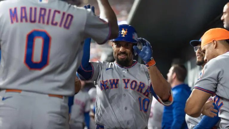 Marcus Semien dio jonrón clave para los Mets.