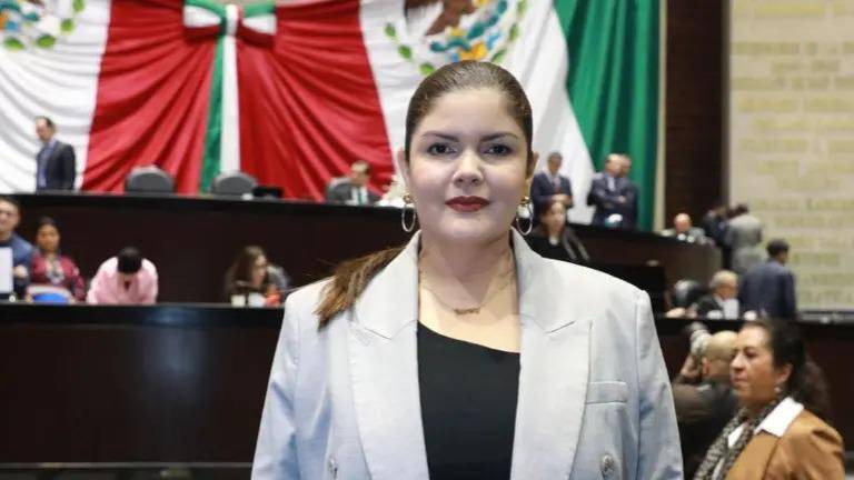 La Diputada federal por Morena, Merary Villegas, también ingresa a la contienda por Culiacán.