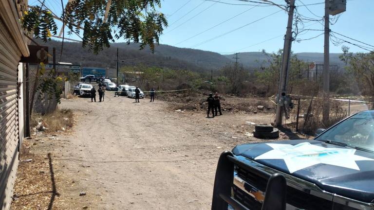 Localizan a un hombre asesinado al sur de Culiacán; estaba envuelto en plástico negro