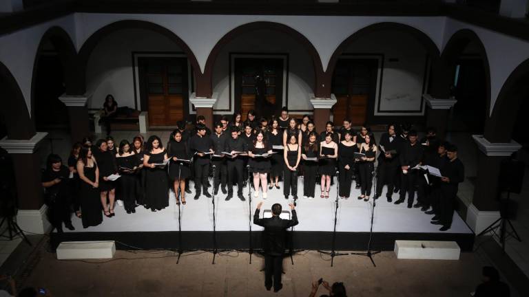 Alumnos de coro de la Escuela Superior de Música del Isic.