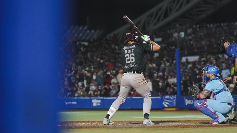 En un cierre de serie vibrante y lleno de tensión en el Estadio Panamericano, los Tomateros de Culiacán cayeron 3-2 ante los Charros de Jalisco.
