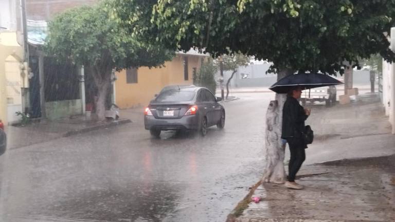 Cerca de las 16:00 horas se reanudaron las fuertes lluvias.