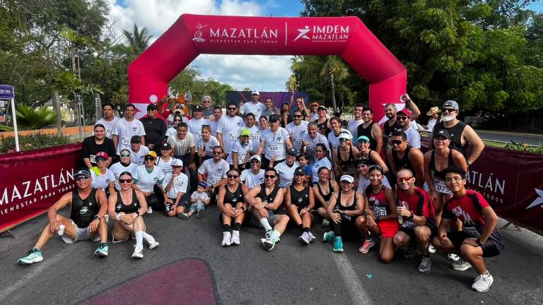 Los periodistas de Mazatlán tuvieron una mañana de esparcimiento al formar parte de la Carrera “Saúl Guevara Nava”.