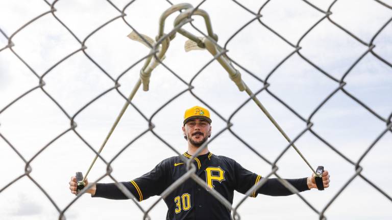 Paul Skenes atrae la atención hasta de sus compañeros.