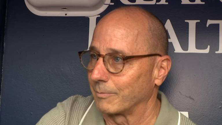 Brian Cashman dice que los Yanquis mantienen el optimismo sobre la recuperación del estelar jardinero.