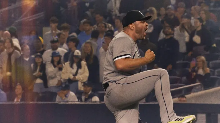 Liam Hendriks anunció su adiós del beisbol de las Grandes Ligas.