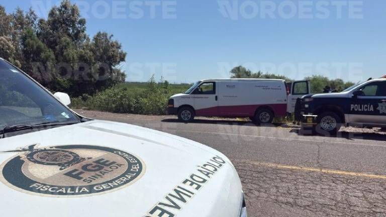 Un hombre sin vida fue encontrado envuelto en sábanas cerca del trébol de Costa Rica, al sur de Culiacán.