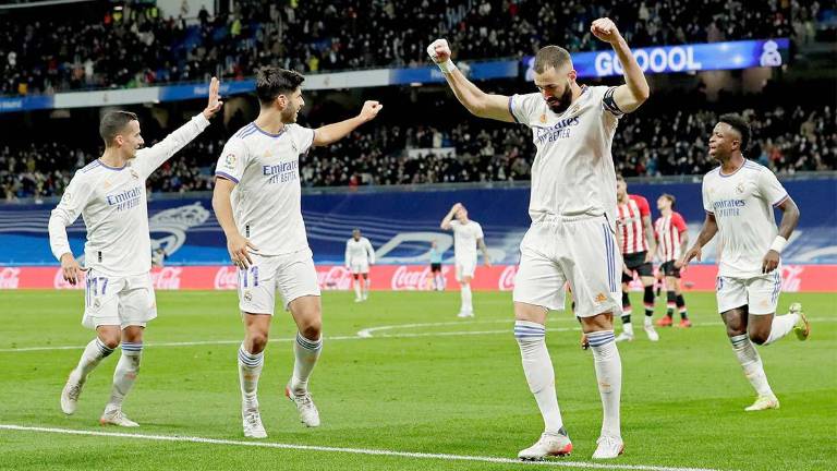 Karim Benzema (der.) fue el autor del gol merengue.