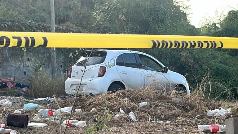 El vehículo donde fue atacado Luis Benito quedó con múltiples impactos de bala.