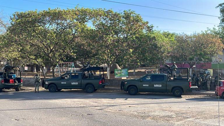 Cerca de unas canchas deportivas en Culiacán encontraron maletas con restos humanos.