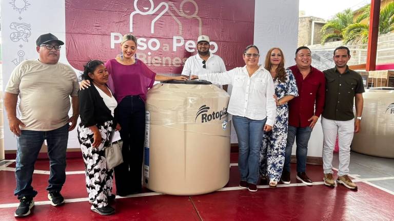 Entregan más de un millón de pesos en apoyos a comunidades rurales.