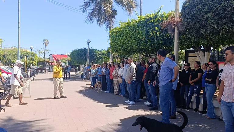 En el Palacio Municipal de Escuinapa se sumaron al Simulacro Nacional.