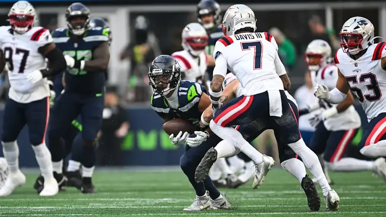 Seahawks sobreviven sin Darnold y remontan ante Patriots.