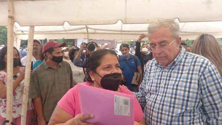 El Gobernador Rubén Rocha Moya dijo que le causan preocupación los municipios que están con deudas con entidades como Comisión Federal de Electricidad.