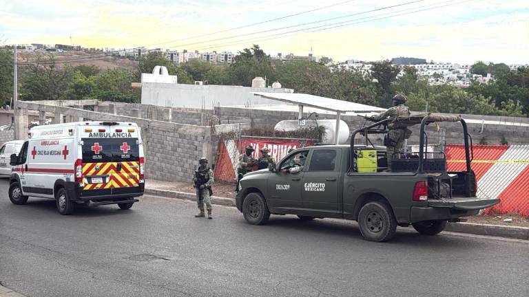 Un joven fue asesinado a balazos dentro de una gasera en la Colonia Proyecto Alfa, en Culiacán.