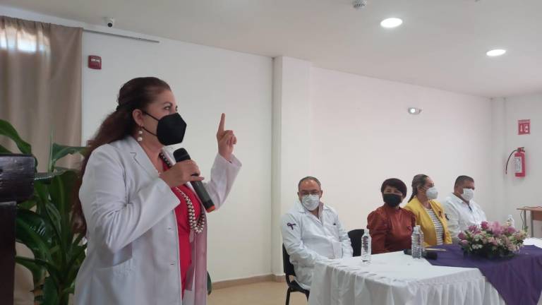 Ante la falta de apoyos frente al Covid-19, un reconocimiento es insignificante, dice doctora en Escuinapa