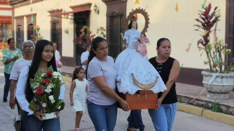 Para los vecinos, más allá de la migración y las dificultades, mantener viva esta celebración es un acto de resistencia cultural y espiritual.