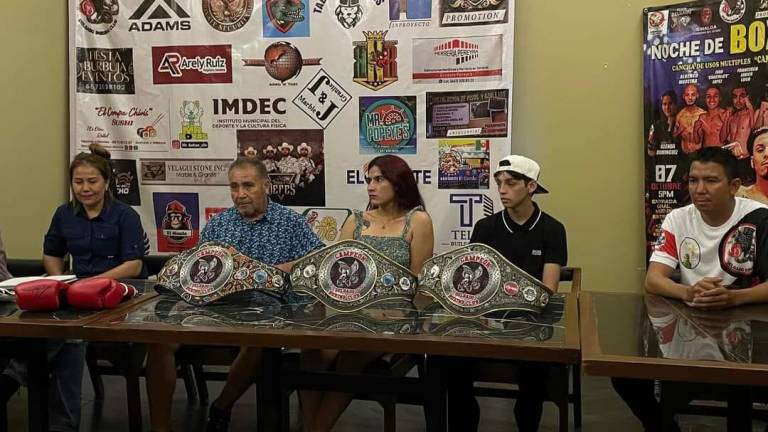 Presentan cartelera de boxeo en el Campo El Diez, en Culiacán