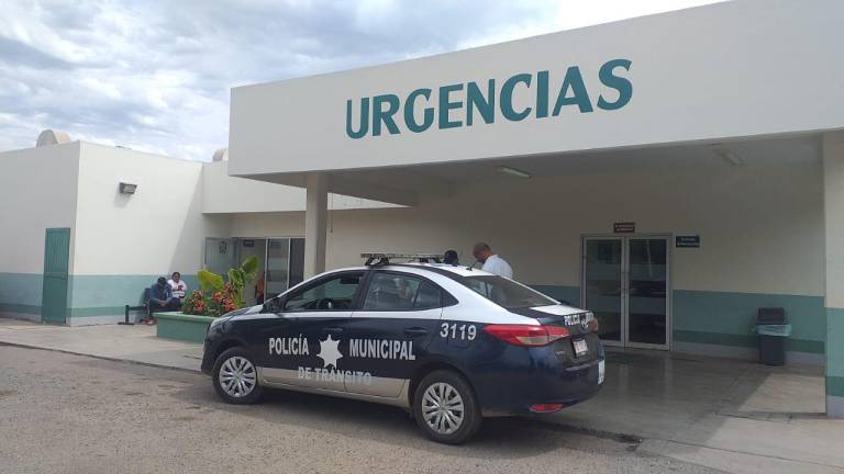 La víctima fue trasladada a un hospital de Navolato y luego a otro de Culiacán para ser atendida.