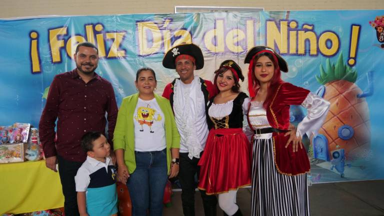 Celebran miles de pequeños el Día de los Niño en Rosario