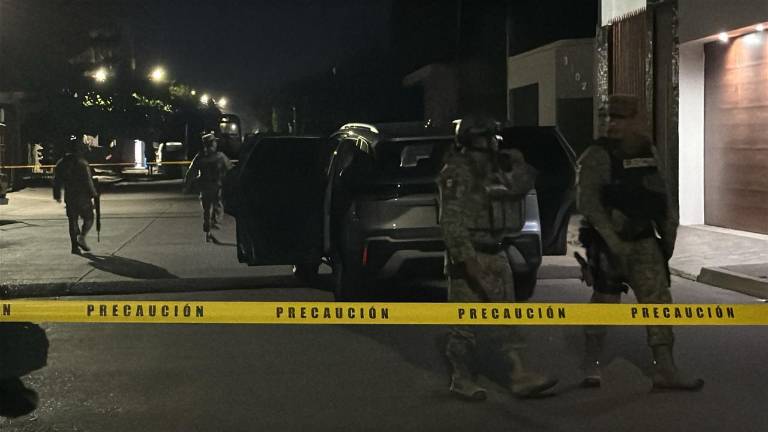 Una camioneta fue encontrada abandonada tras la balacera registrada este sábado en el oriente de Culiacán.