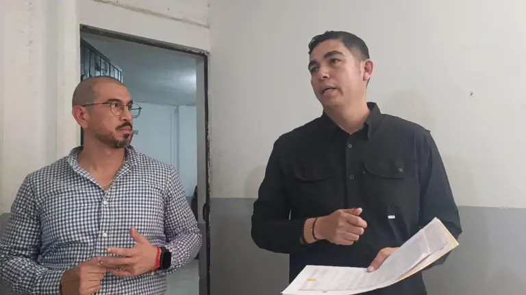 El Tesorero Trinidad Ibarra Martínez les informó que después del análisis que se inició sobre cada elemento, a partir de este fin de semana habrá grado.