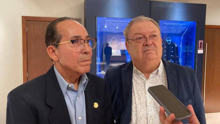 Mario Velázquez y Carlos Angulo miembros del patronato en pro del rescate a la Casa del Marino, y organizadores de este evento.