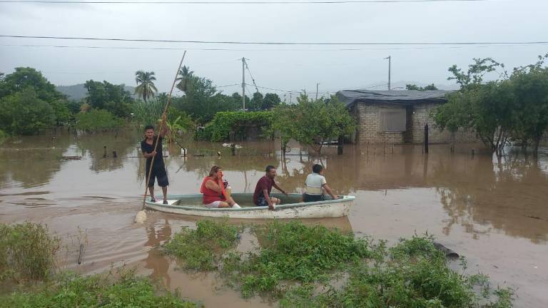 El Huracán Pamela provocó inundaciones en comunidades de Escuinapa.