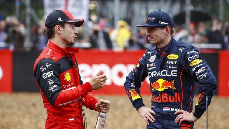 Charles Leclerc y Max Verstappen arrancarán desde atrás.