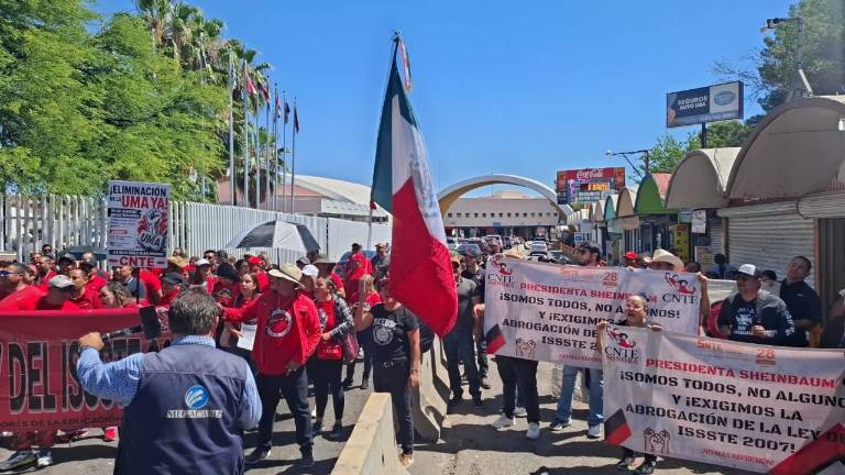 Las protestas de maestros de la CNTE se está llevando a cabo también en varias entidades, como en Sonora.