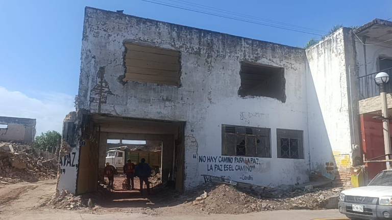 Predio donde se construye una nueva tienda de Coppel en Escuinapa.