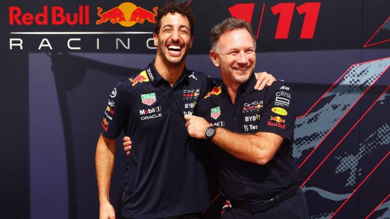 Red Bull confirma que Daniel Ricciardo regresará como tercer piloto en 2023; será compañero de Checo