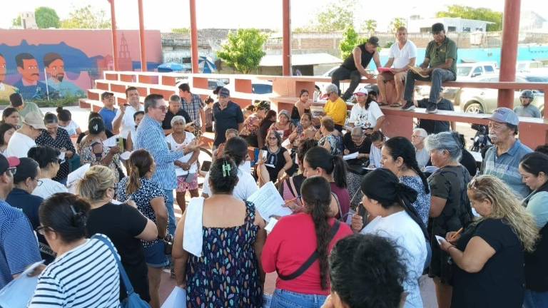 Usuarios de la CFE se unen en Rosario para interponer recursos contra los cobros que consideran excesivos de parte de la dependencia federal.