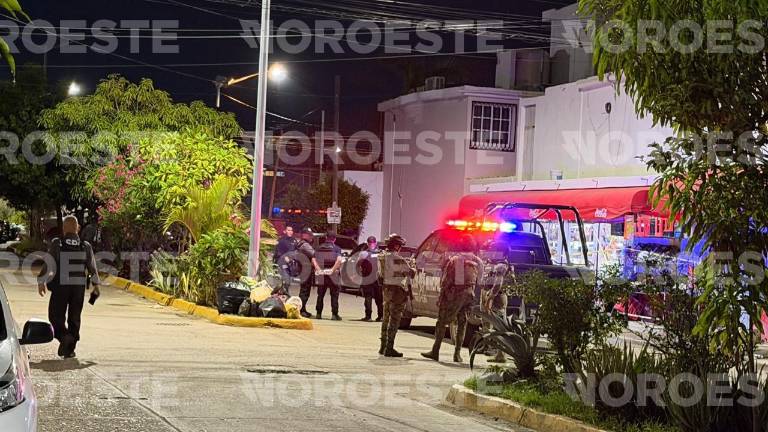 Los hechos fueron reportados en una tienda ubicada en la esquina de la avenida de Las Garzas y la calle Tapir del Infonavit Francisco Alarcón.