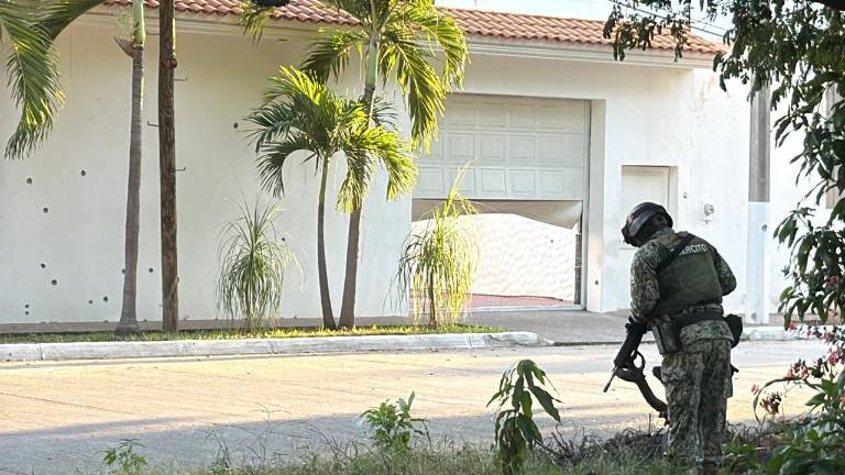 Atacan a balazos vivienda en la colonia Las Quintas, en Culiacán.