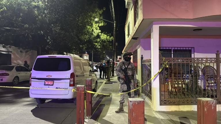 Cuatro personas sin vida y cuatro heridas de bala, entre ellas al menos una menor de edad, se registraron la noche del sábado tras un ataque armado en la colonia Lázaro Cárdenas, donde se celebraba una fiesta.