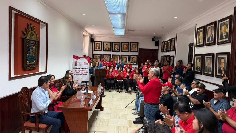 Entrega de finiquitos a trabajadores jubilados de parte del Gobierno de Culiacán
