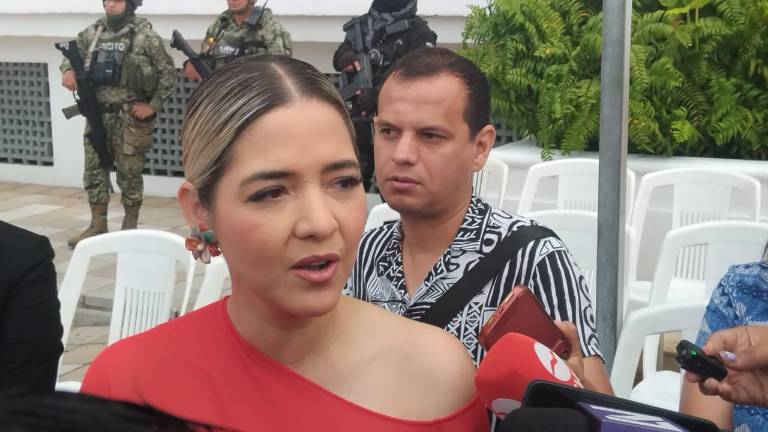 La Alcaldesa de Mazatlán Estrella Palacios Domínguez anuncia que en diciembre ponen en marcha la Villa Navideña.