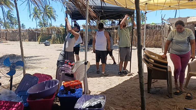 Las Fiestas del Mar de Las Cabras inician, oficialmente el viernes, pero ya hay familias que decidieron ir a instalarse.