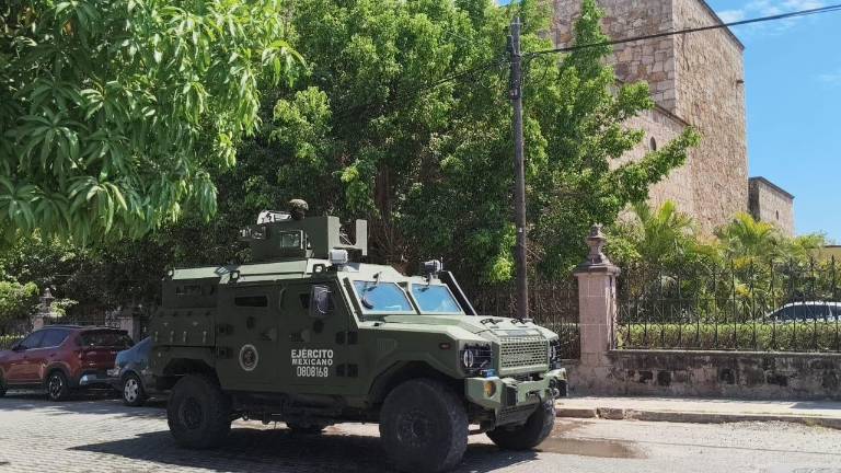 Elementos del Ejército Mexicano y otras corporaciones realizan operativos en las calles de Rosario.
