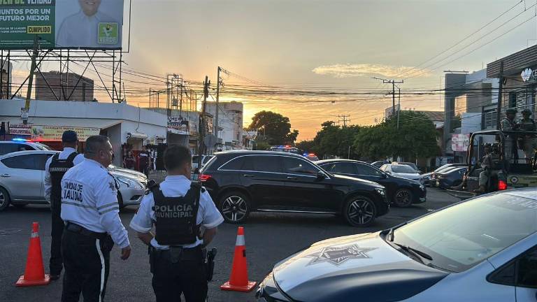 Un operativo vial y de seguridad se montó en Culiacán en los alrededores del estadio Juan Ley Fong.