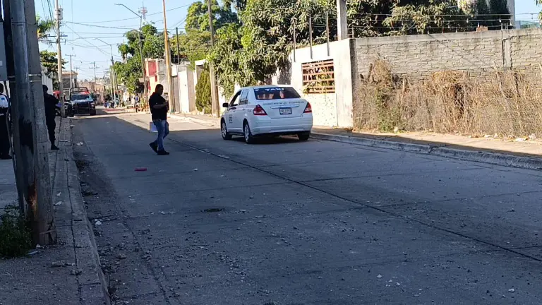 El enfrentamiento provocó la muerte de un taxista que resultó herido durante el intercambio de disparos.