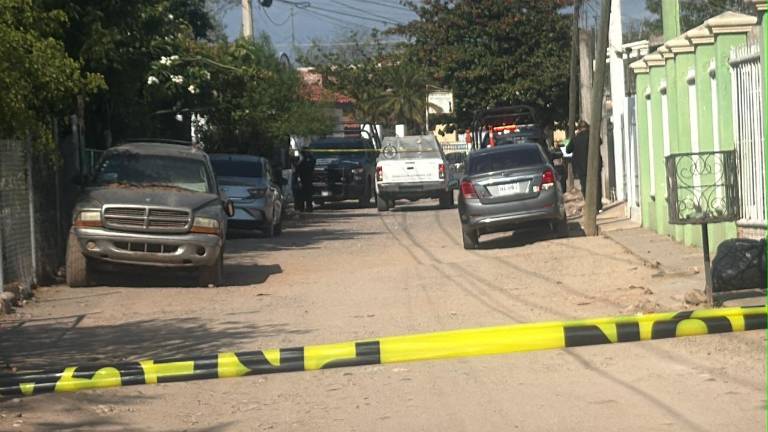 Un hombre fue asesinada y su hija embarazada resultó herida en un ataque armado en Lomas de Rodriguera, en Culiacán.