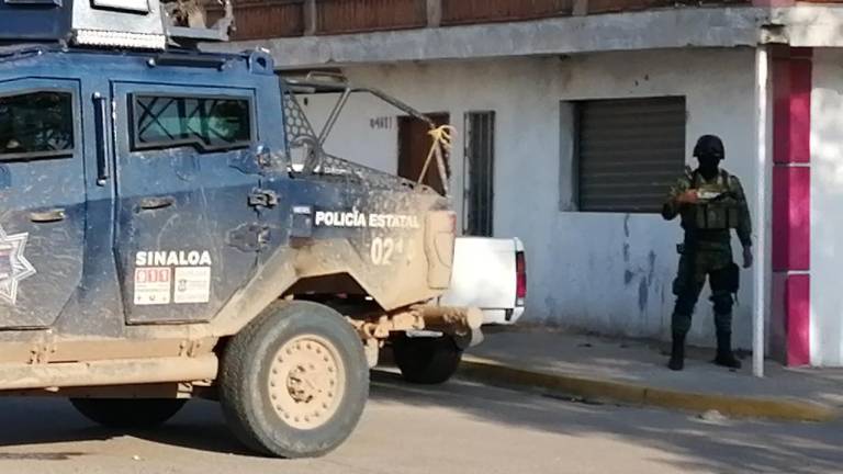 Militares mantienen asegurados dos inmuebles en Culiacán