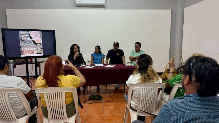 Ernestina Yépiz, Juan José Rodríguez, Gloria Rivera y Alejandro A. Benítez compartieron reflexiones sobre la historia, el impacto y la relevancia de la revista Timonel.