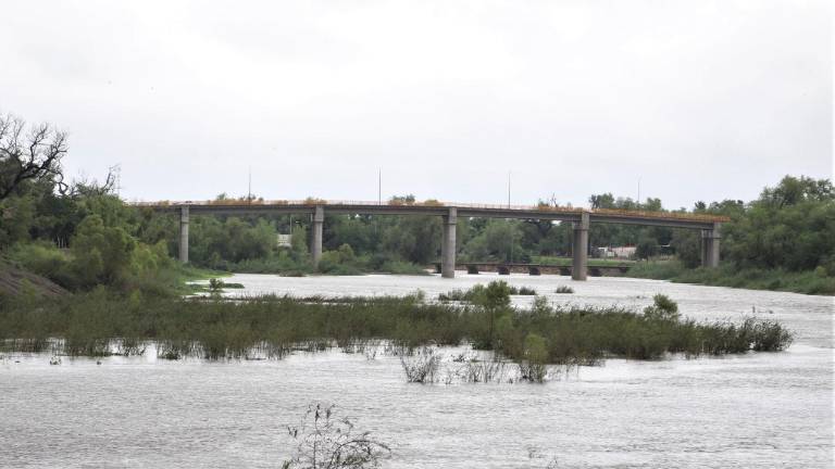 Para poder destrabar la construcción del puente sobre el río Sinaloa, el Ayuntamiento de Guasave tuvo que indemnizar a particulares que serían afectados en sus propiedades.